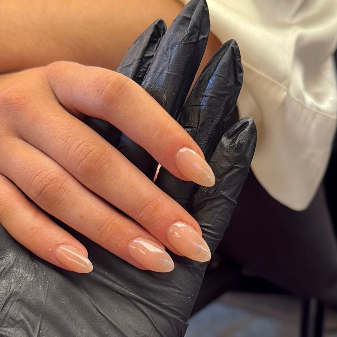 Tate McRae, Apres Nail