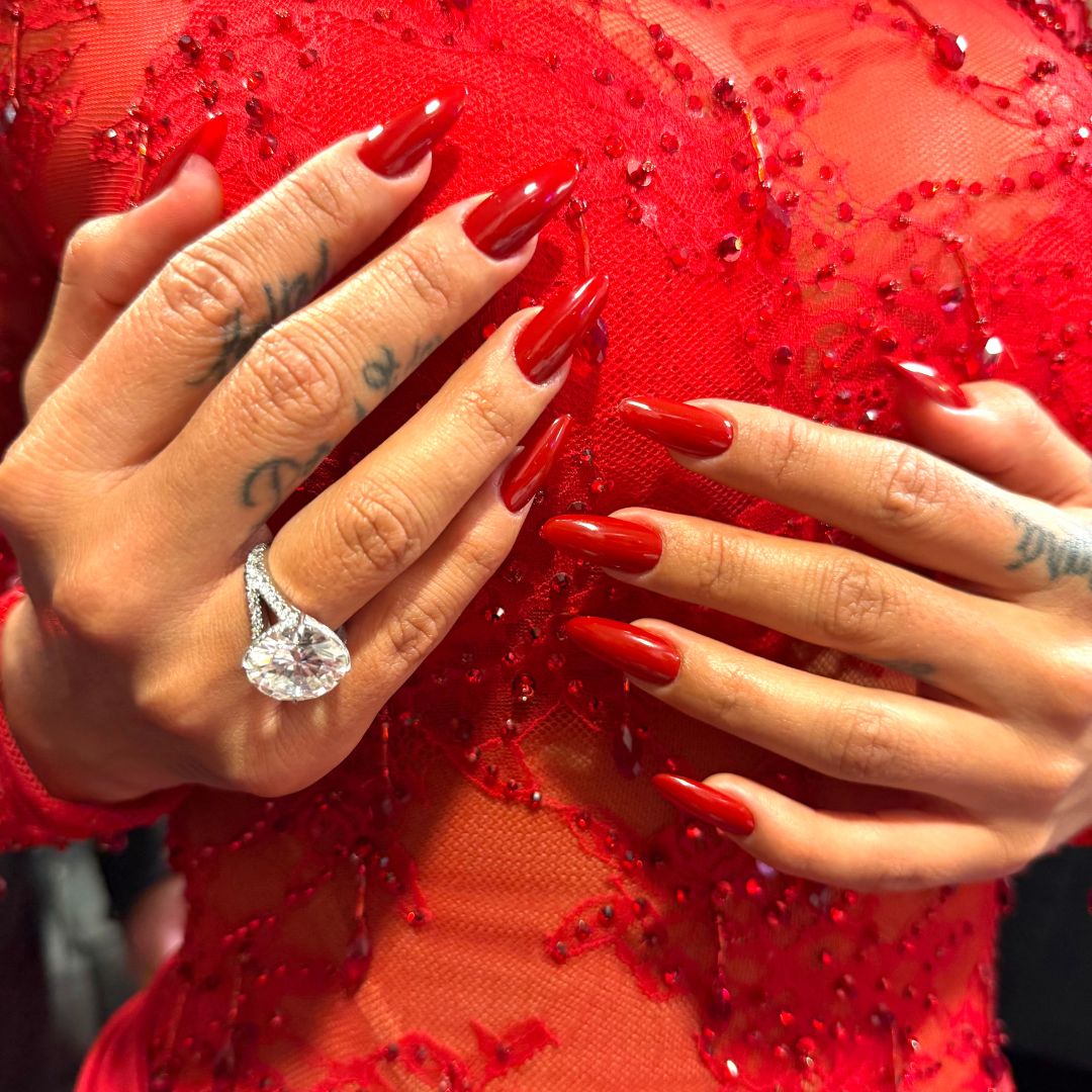 Karol G, Red Nails, Apres