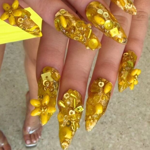 Zara Larsson, Nails, Nail design, apres nails, Juan Alvear, yellow, junk nails