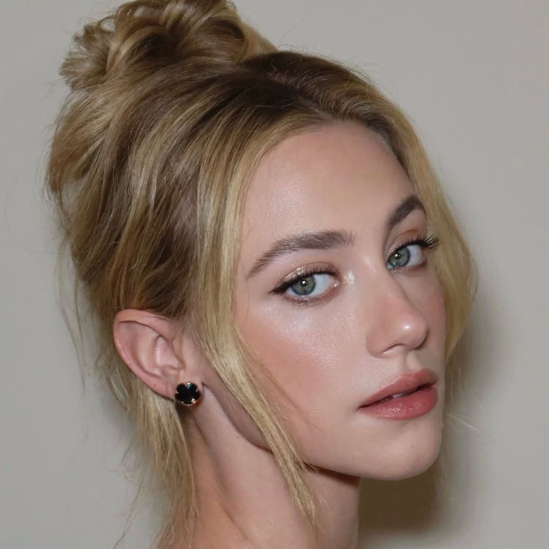 Lili Reinhart